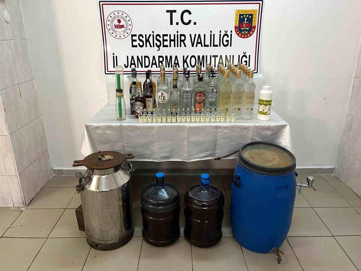 Eskişehir'de Kaçak İçki Üretimi Yapan 2 Şüpheli Yakalandı
