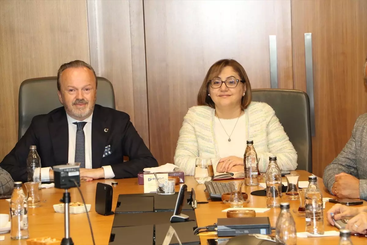 Gaziantep Büyükşehir Belediye Başkanı Fatma Şahin, hidrojen sektörü temsilcileriyle bir araya geldi
