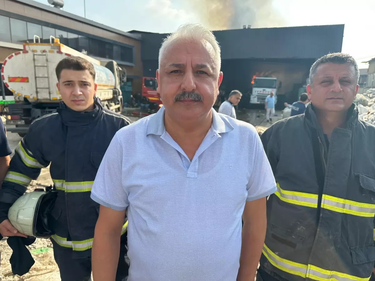 Adana'da Geri Dönüşüm Tesisi Yangını Kontrol Altına Alındı