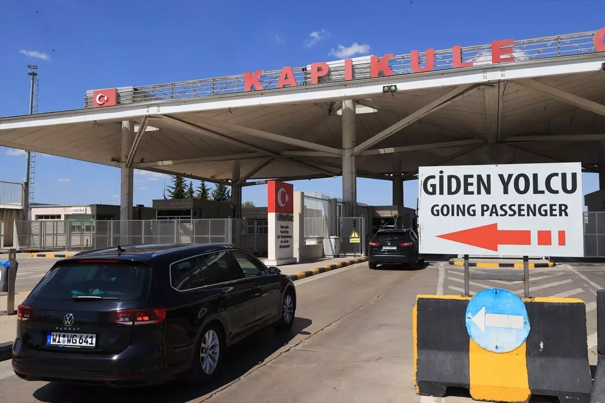 Gurbetçilerin Memleketlerine Dönüşleri Devam Ediyor