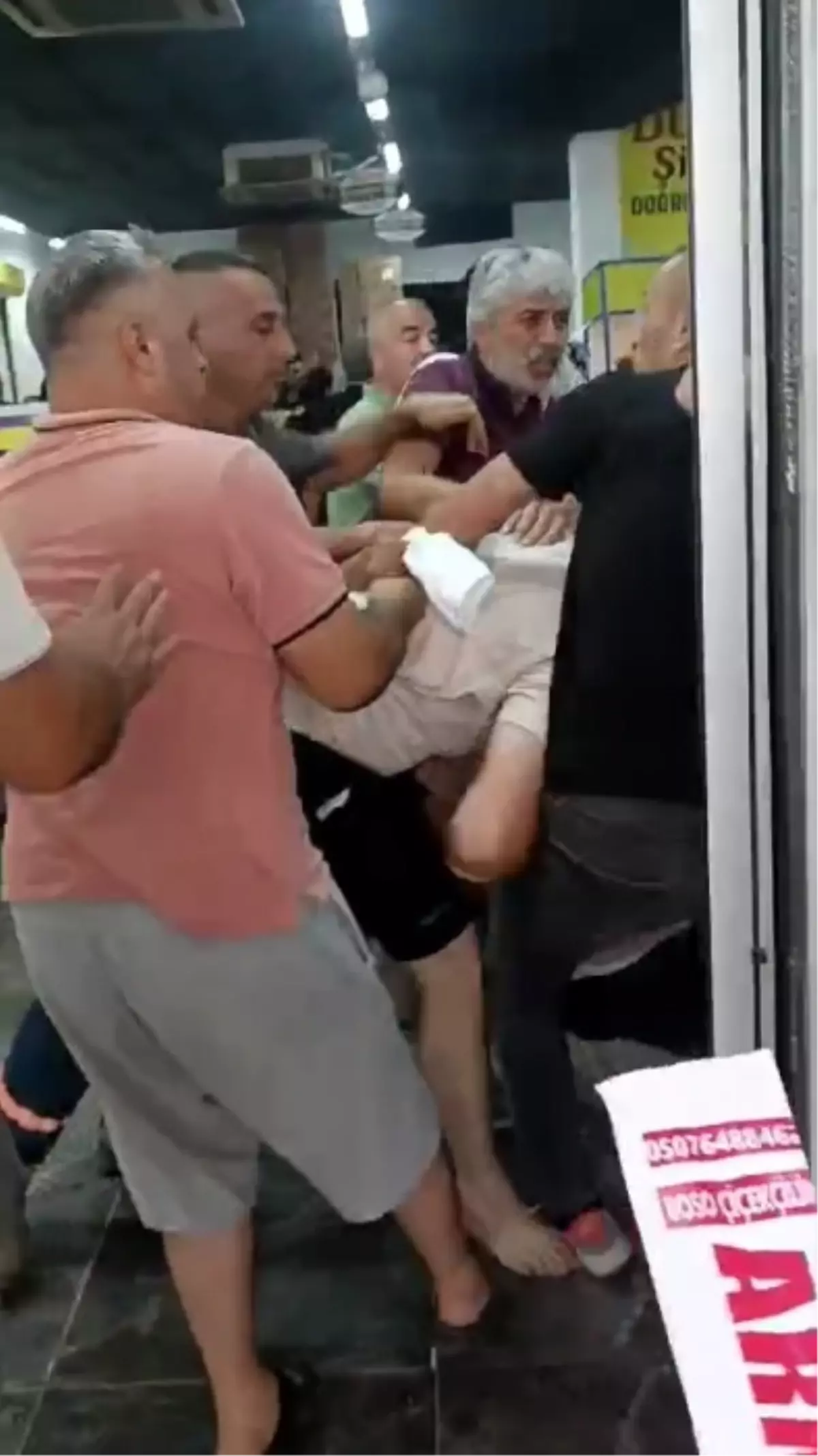 Market Açılışında İzdihama Neden Olan Kavga