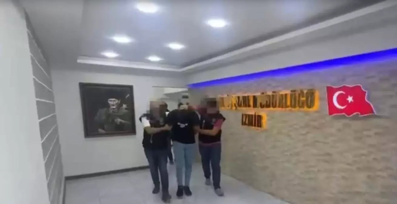 İzmir'de Darbedip Gasbeden 3 Şüpheli Tutuklandı