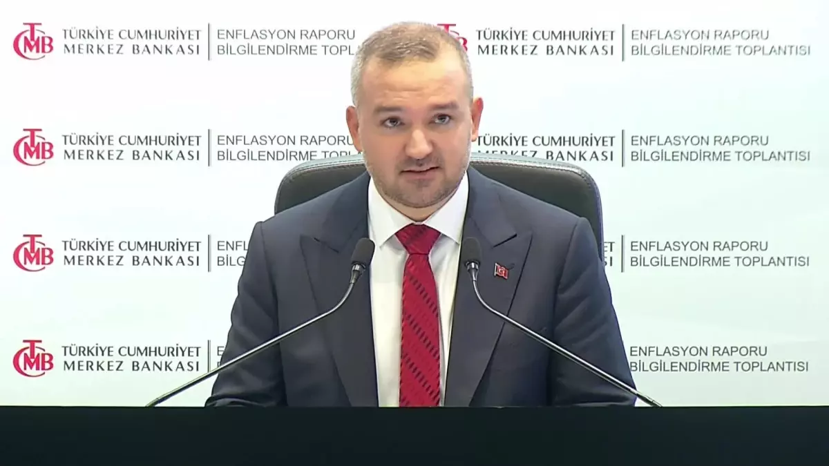 Merkez Bankası'nın 3. Enflasyon Raporu... Fatih Karahan Gazetecilerin Sorularını Yanıtladı