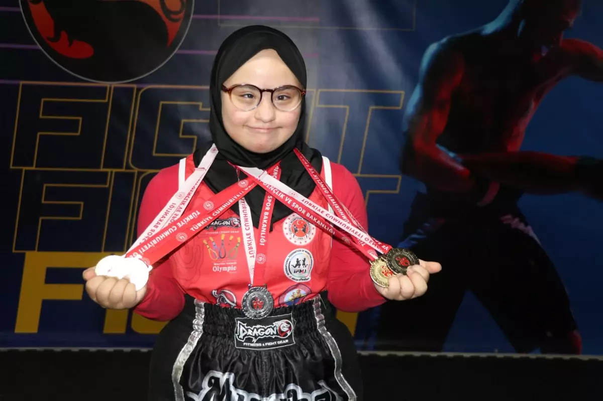 Down Sendromlu Genç Muay Thai Sporunda Başarı Yakalıyor
