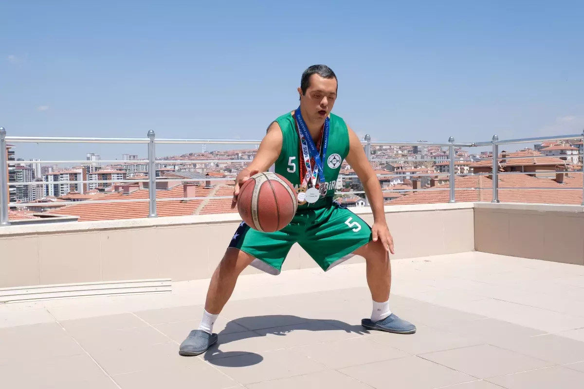 Down Sendromlu bireyler başarı için spora devam etmeli