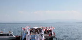 Bitlis'te Van Gölü'nde 14 kilometrelik yüzme maratonu düzenlendi