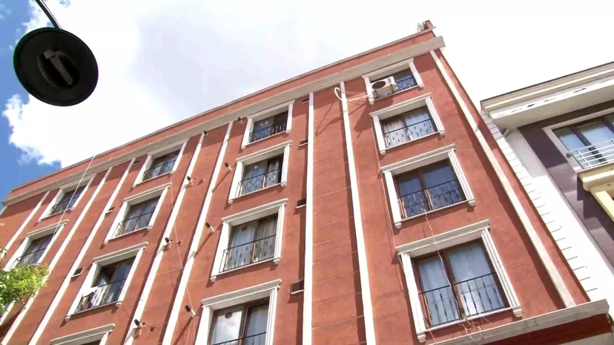 Zeytinburnu'nda Kiracılar Tahliye Edildi