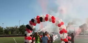 Ahlat'ta 4. Şöhretler Futbol Turnuvası düzenlendi