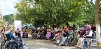 Düzce'de Huzurevinde Dondurma Şenliği