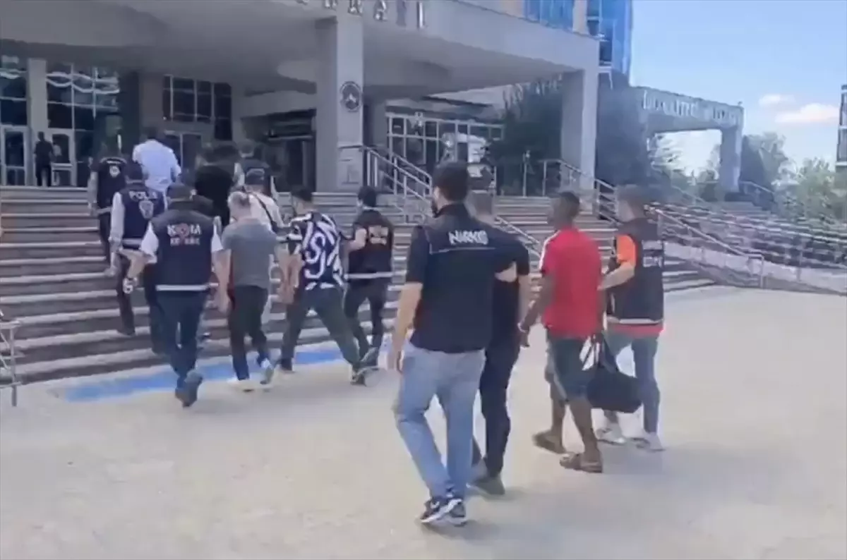 Edirne'de kesinleşmiş hapis cezası bulunan 14 hükümlü yakalandı