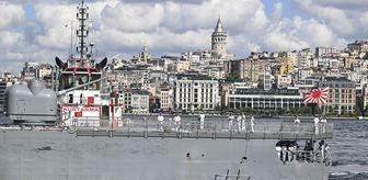 Japonya Deniz Öz Savunma Kuvvetleri'ne ait eğitim gemileri İstanbul'a demir attı