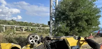 Sinop'ta elektrik direğine çarpan otomobilin sürücüsü yaralandı