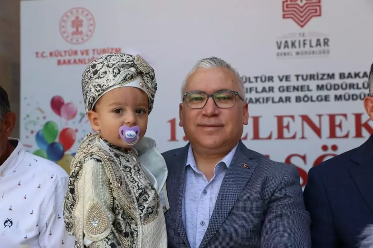 Sivas Vakıflar Bölge Müdürlüğü'nden 25 çocuğa toplu sünnet şöleni