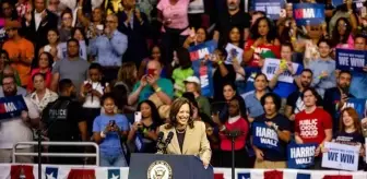 Kamala Harris, Michigan, Pennsylvania ve Wisconsin'de Trump'ı geride bıraktı