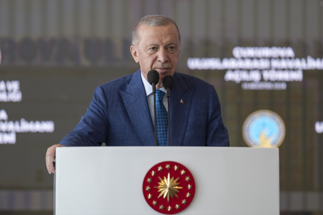 Cumhurbaşkanı Erdoğan'dan İmamoğlu'na: SGK'ye gelince para yok, cümbür cemaat Paris'te keyif çatmaya gelince var