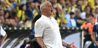 Hakemlerle burun buruna geldi! Mourinho, Süper Lig'deki ilk maçında sinirden çılgına döndü