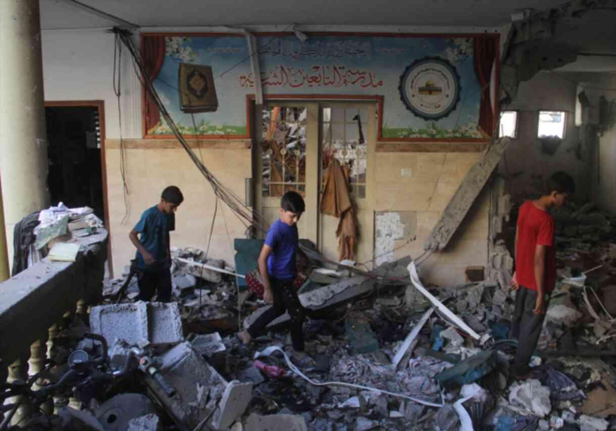 إسرائيل تستخدم ثلاث قنابل تزن كل منها 907 كيلوغرامات في الهجوم على المدرسة التي يلجأ إليها السكان المدنيون