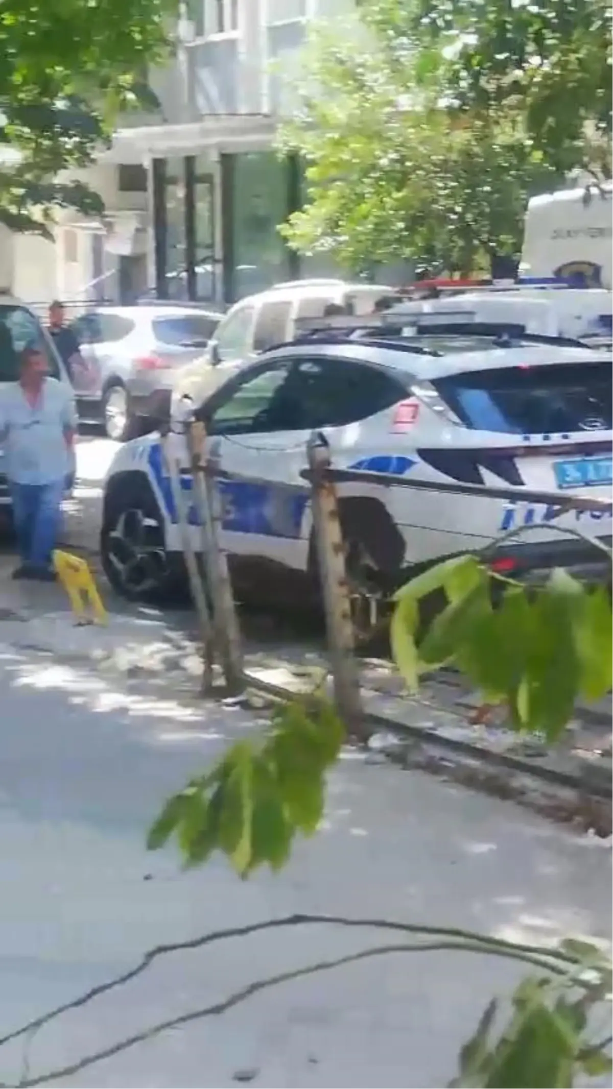 Avcılar'da kahvaltı sırasında bıçaklı saldırı: Bir ölü, iki yaralı