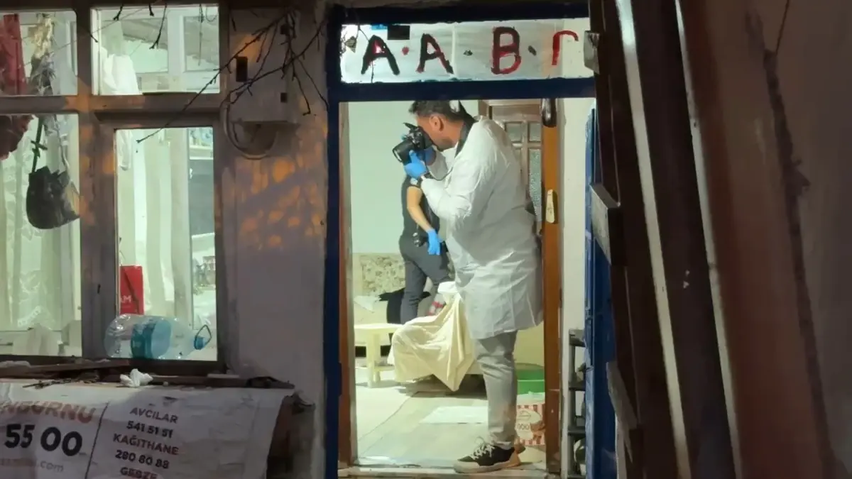 Avcılar'da Eşinden Ayrı Yaşayan Bir Çocuk Babası Evinde Ölü Bulundu