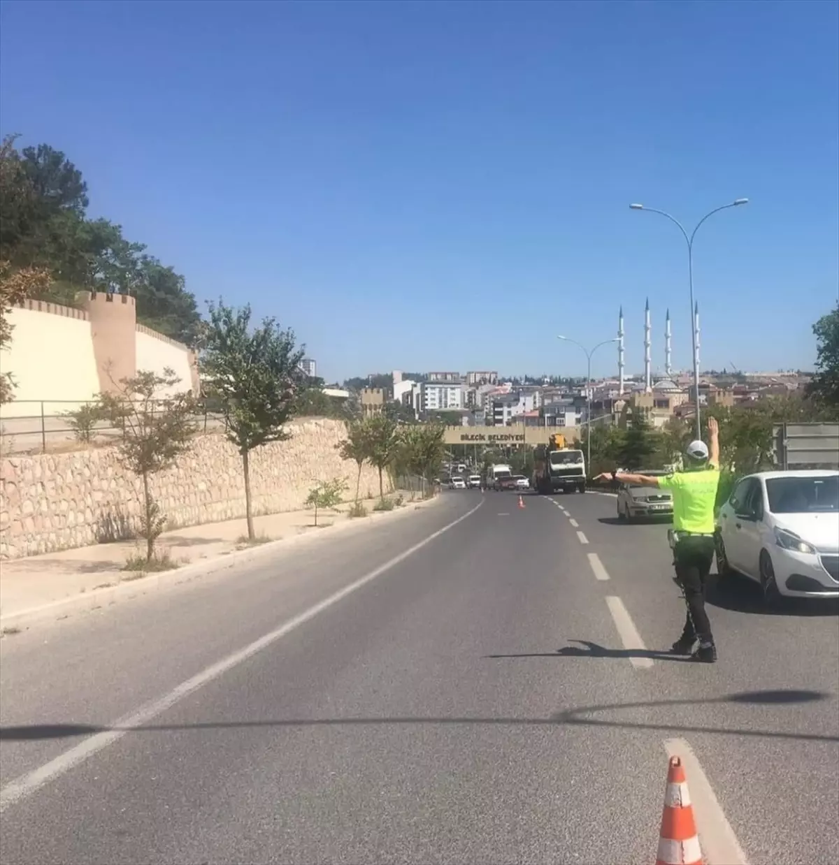 Bilecik'te Dronla Yapılan Trafik Denetimlerinde 181 Araç Sürücüsüne Cezai İşlem Uygulandı