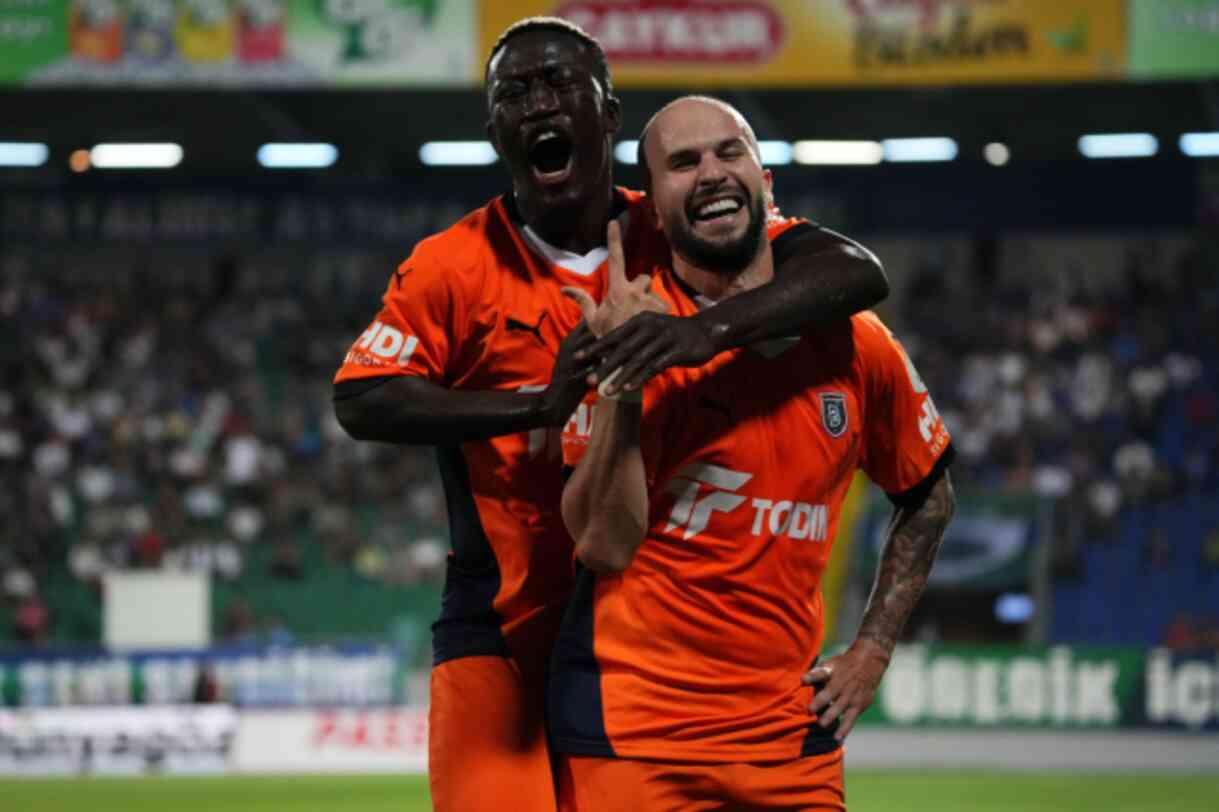 Çakur Rizespor ile RAMS Başakşehir, Süper Lig'in ilk haftasında 1-1 berabere kaldı