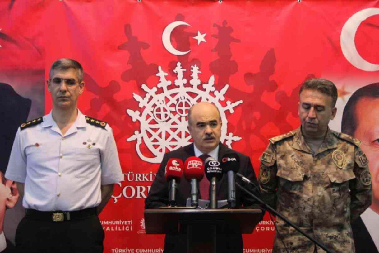 Çorum Valisi Zülkif Dağlı, Asayiş Değerlendirme Toplantısı'nda konuştu Çorum Valisi Zülkif Dağlı, Asayiş Değerlendirme Toplantısı'nda konuştu