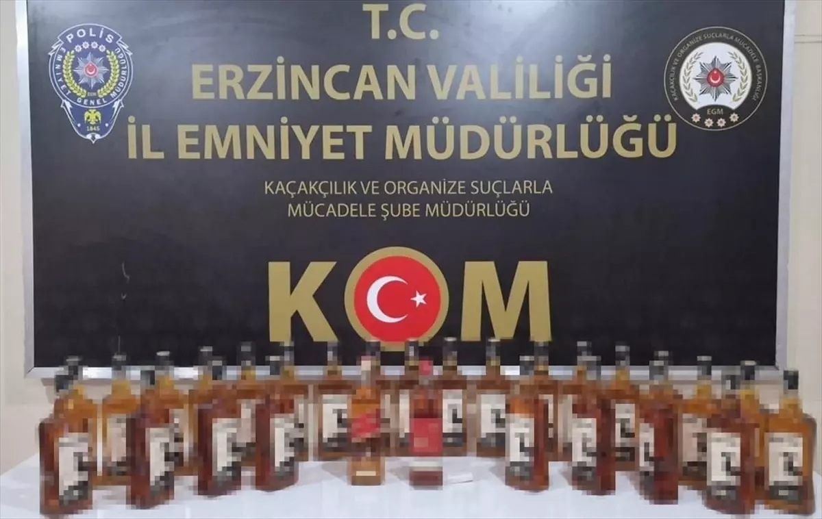 Erzincan'da 28 şişe gümrük kaçağı içki ele geçirildi, 2 şüpheli yakalandı