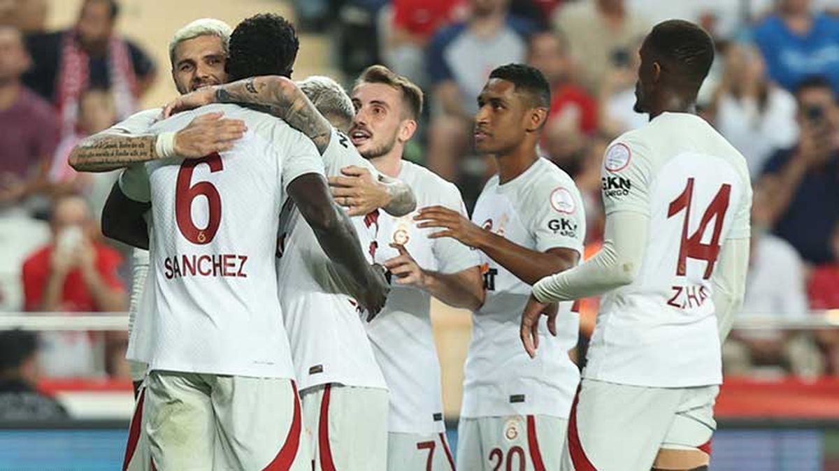 2 hafta yok! Galatasaray'ın yıldız futbolcusu ilk maçtan sakatlandı