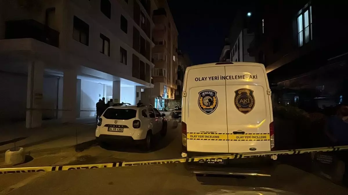 Maltepe'de Tadilat Halindeki Dükkanda Erkek Cesedi Bulundu