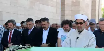 Milli Eğitim Bakanı Yusuf Tekin, Hacı Ali Okur'un annesinin cenaze törenine katıldı