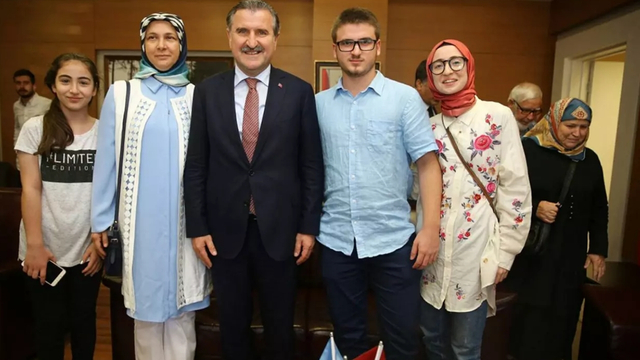 Osman Aşkın Bak kimdir, nereli, kaç yaşında? Gençlik ve Spor Bakanı Osman Aşkın Bak ne mezunu?