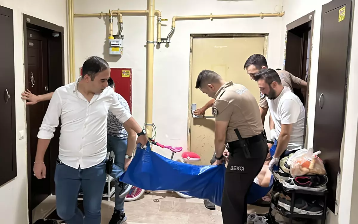 Kadın, Tartıştığı Eşini Bıçakla Yaraladı