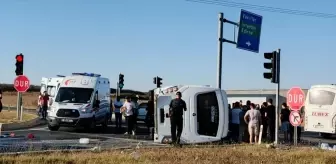 Tekirdağ'da servis midibüsü ile hafif ticari araç çarpıştı: 12 işçi yaralandı