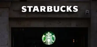 Gelirleri günbegün düşen Starbucks'ın bir numaralı ismi istifa etti