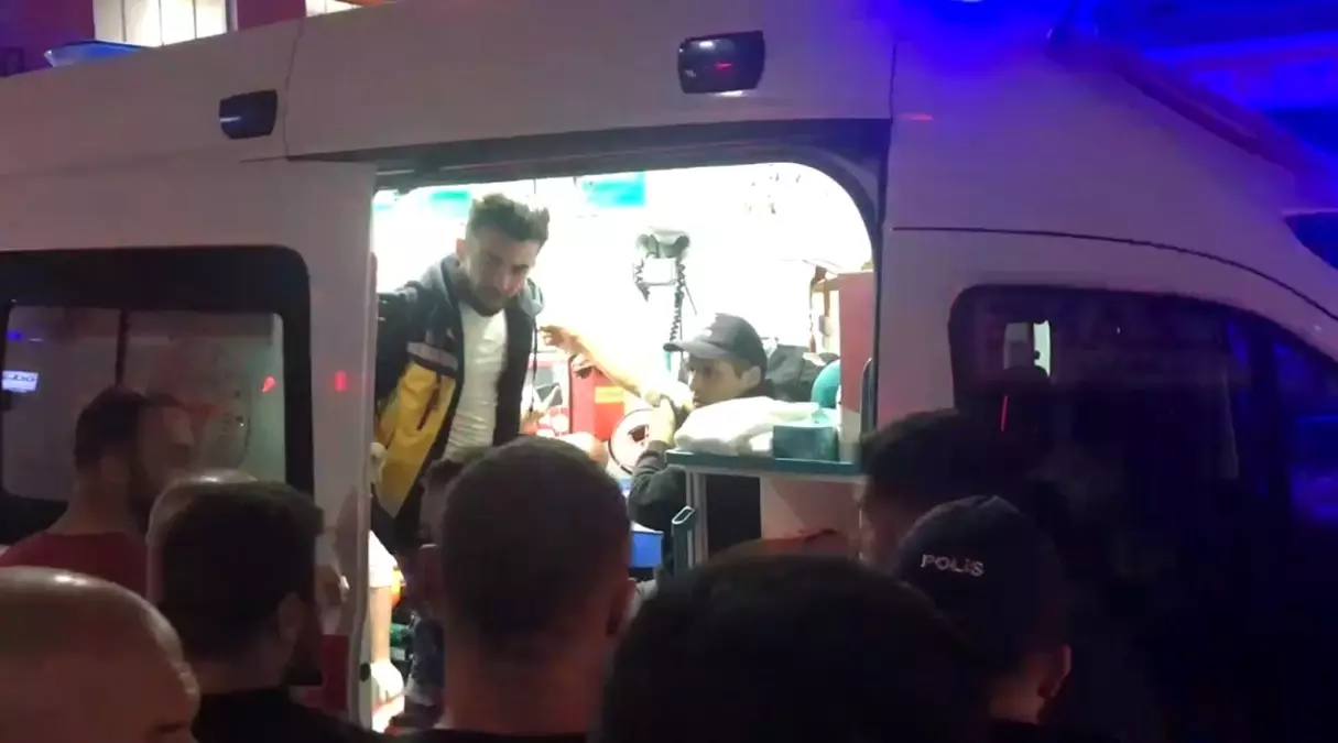 Gümüşhane'de Alkollü Şahıslarla Kavga: 1 Polis, 2 Kişi Yaralandı