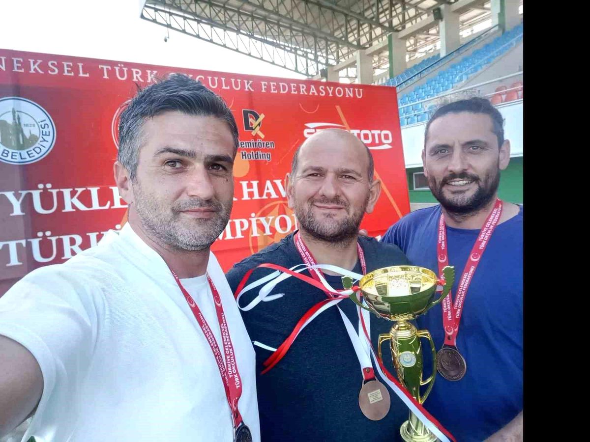 Düzce Gençlik ve Spor Müdürlüğü Okçuluk Takımı Türkiye Üçüncüsü