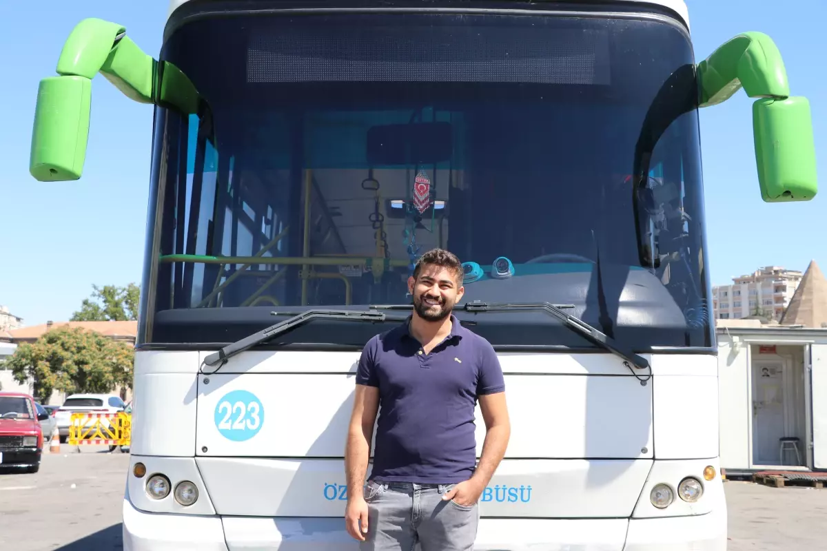 Otobüs Şoförü Fenalaşan Kadını Hastaneye Yetiştirdi