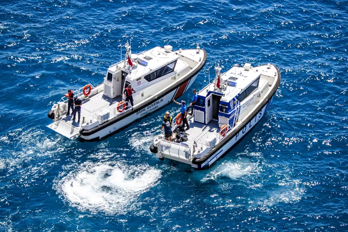 Antalya'da Denizde Ceset Bulundu