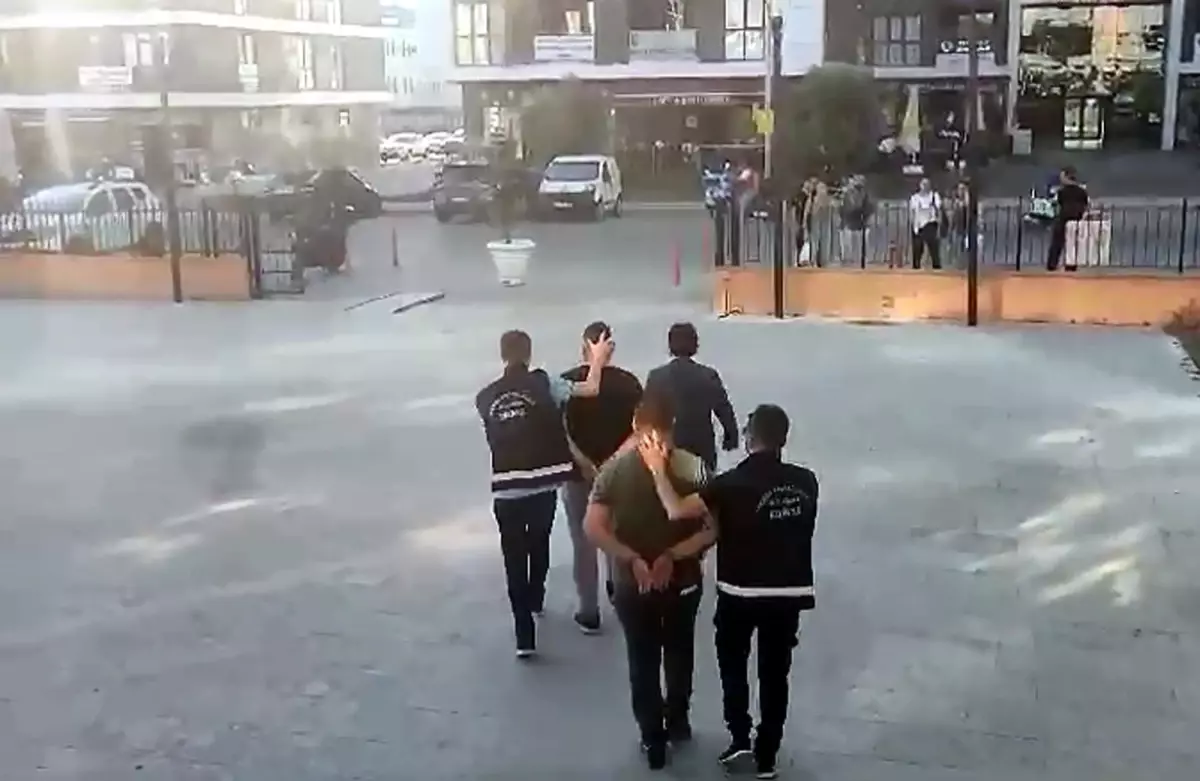 Edirne'de Kaçak Göçmen Operasyonu: 13 Göçmen ve 1 FETÖ Şüphelisi Yakalandı