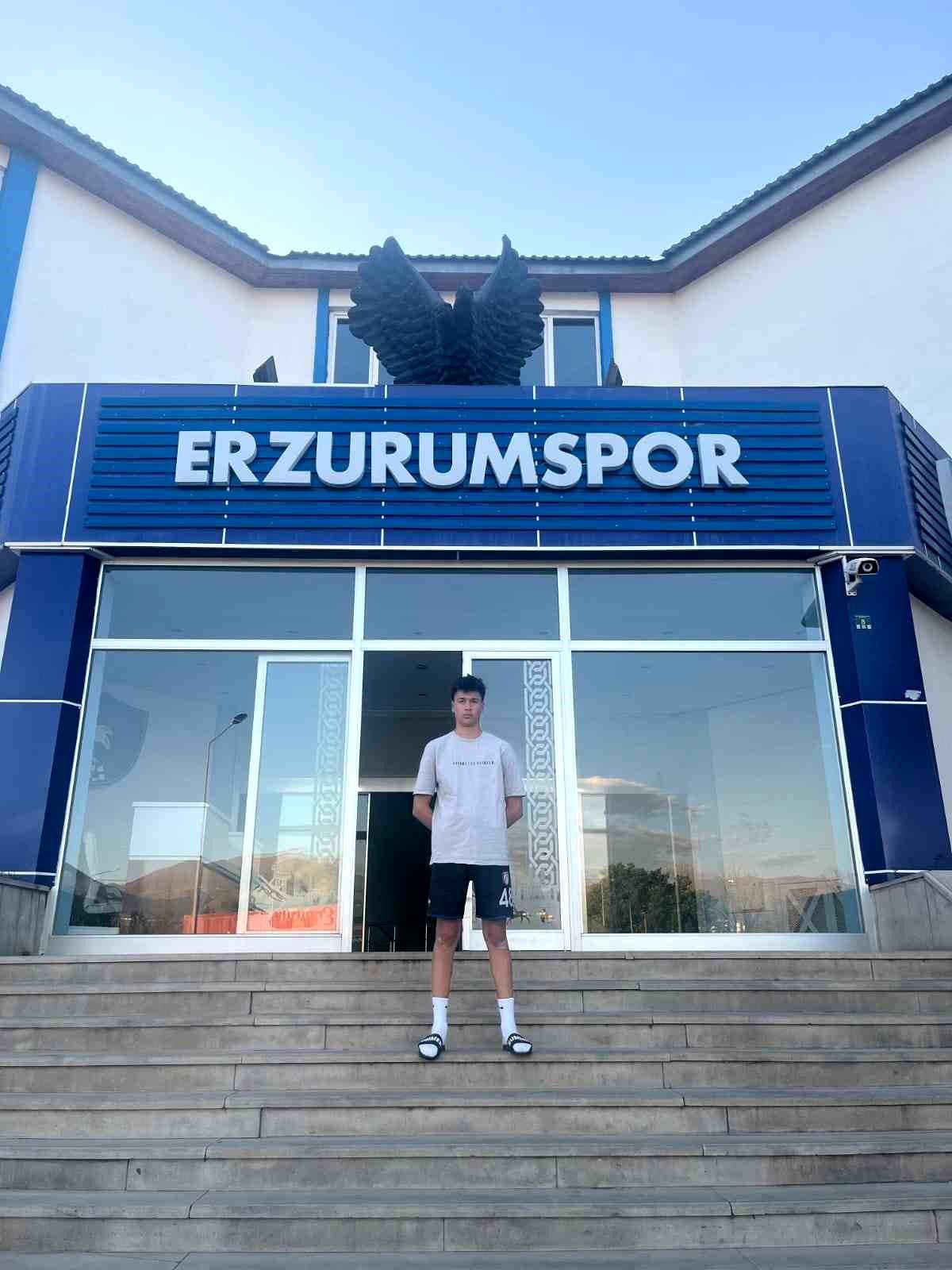 Zonguldaklı Genç Futbolcu Erzurumspor'a Transfer Oldu