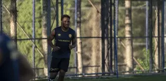 MKE Ankaragücü'nde Jamaikalı futbolcu Renaldo Cephas antrenmana çıktı