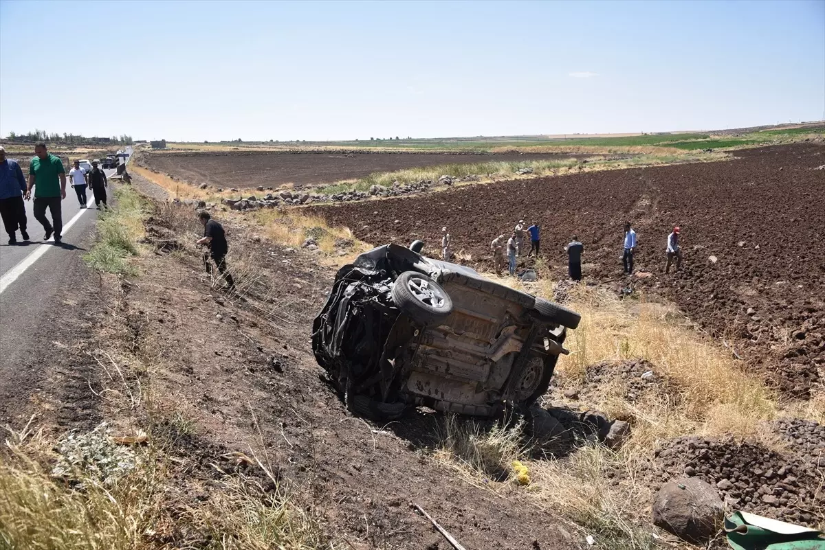 Şanlıurfa'da otomobil şarampole devrildi: 1 ölü, 3 yaralı
