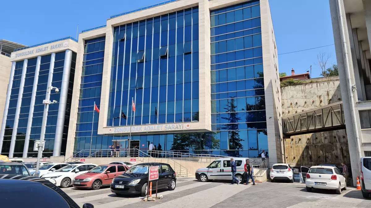 Zonguldak'ta Kadınların Görüntülerini Çeken Mağaza Çalışanı Gözaltına Alındı