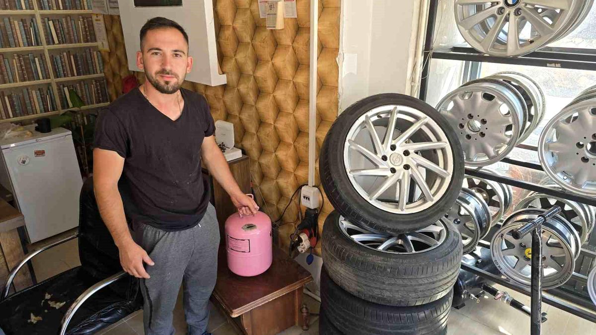 Tokat'ta 24 yaşındaki genç, biriktirdiği parayı ihtiyaç sahiplerine teslim etti