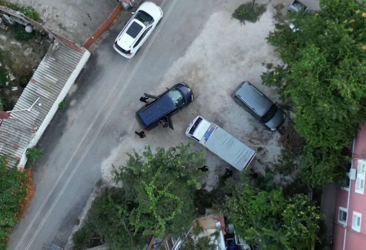 Edirne'de Göçmen Kaçakçılığı Operasyonu: 13 Kaçak Göçmen Yakalandı