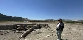 Hacılar Büyük Höyük Kazısı Onursal Başkanı Prof. Dr. Refik Duru'nun Ardından Devam Ediyor