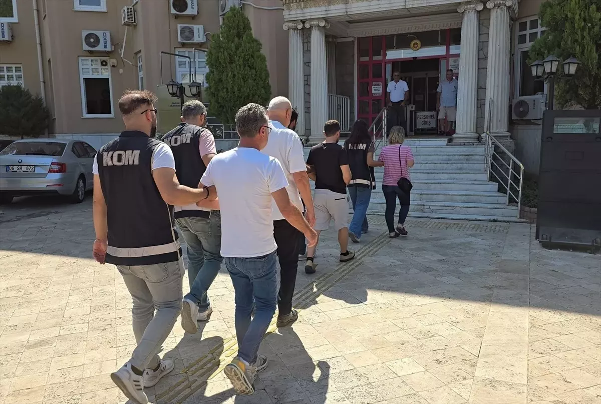 Didim'de usulsüz para alan doktor ve medikal ürün satıcısı tutuklandı