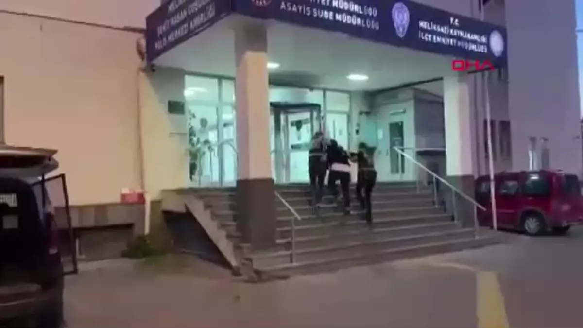 Kaçan hükümlü ve yanındaki kişi polis tarafından yakalandı