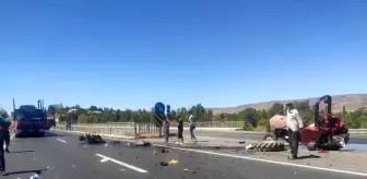 Sivas'ta motosiklet ile traktör çarpışması: 1 ölü, 1 yaralı