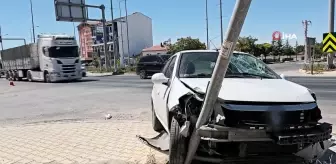 Aksaray'da otomobil ile motosiklet çarpıştı: 1 ağır yaralı